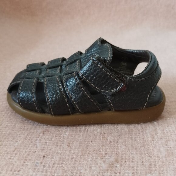 Toddler Fisherman Sandals, Brown Faux Leather with Velcro Strap, Sz. 4 - Picture 2 of 6